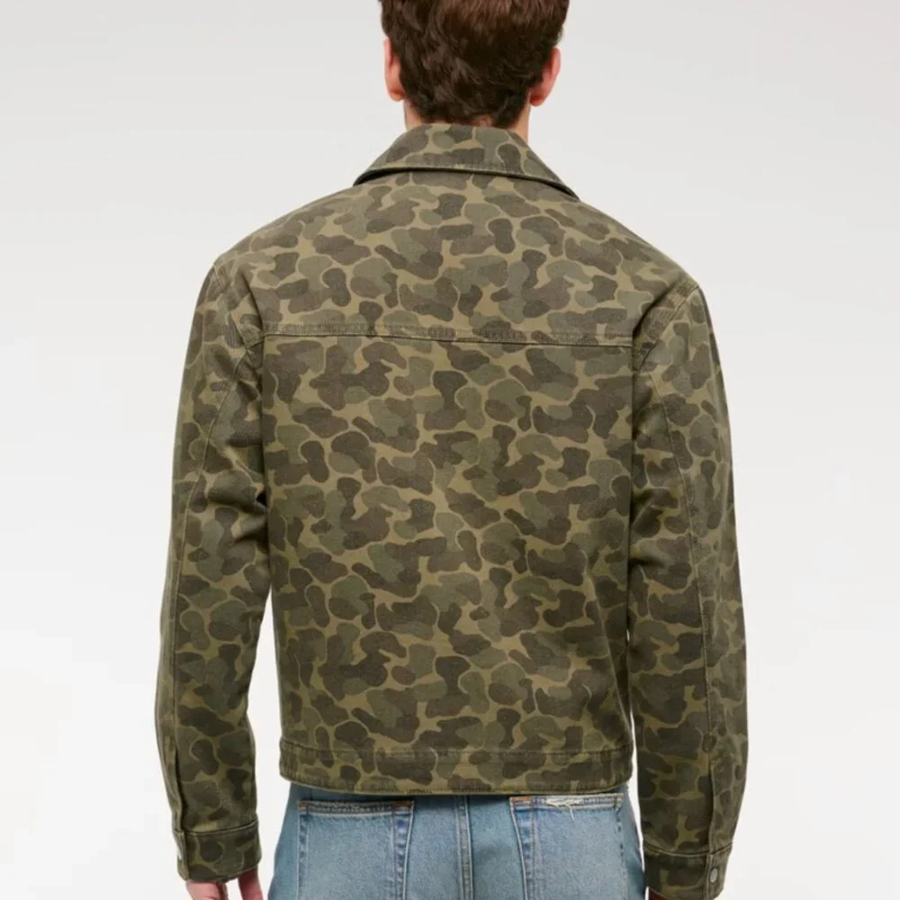 Abercrombie & Fitch Olive Camo Lightweight Cropped Zip Workwear Jacket, Large - Picture 4 of 8